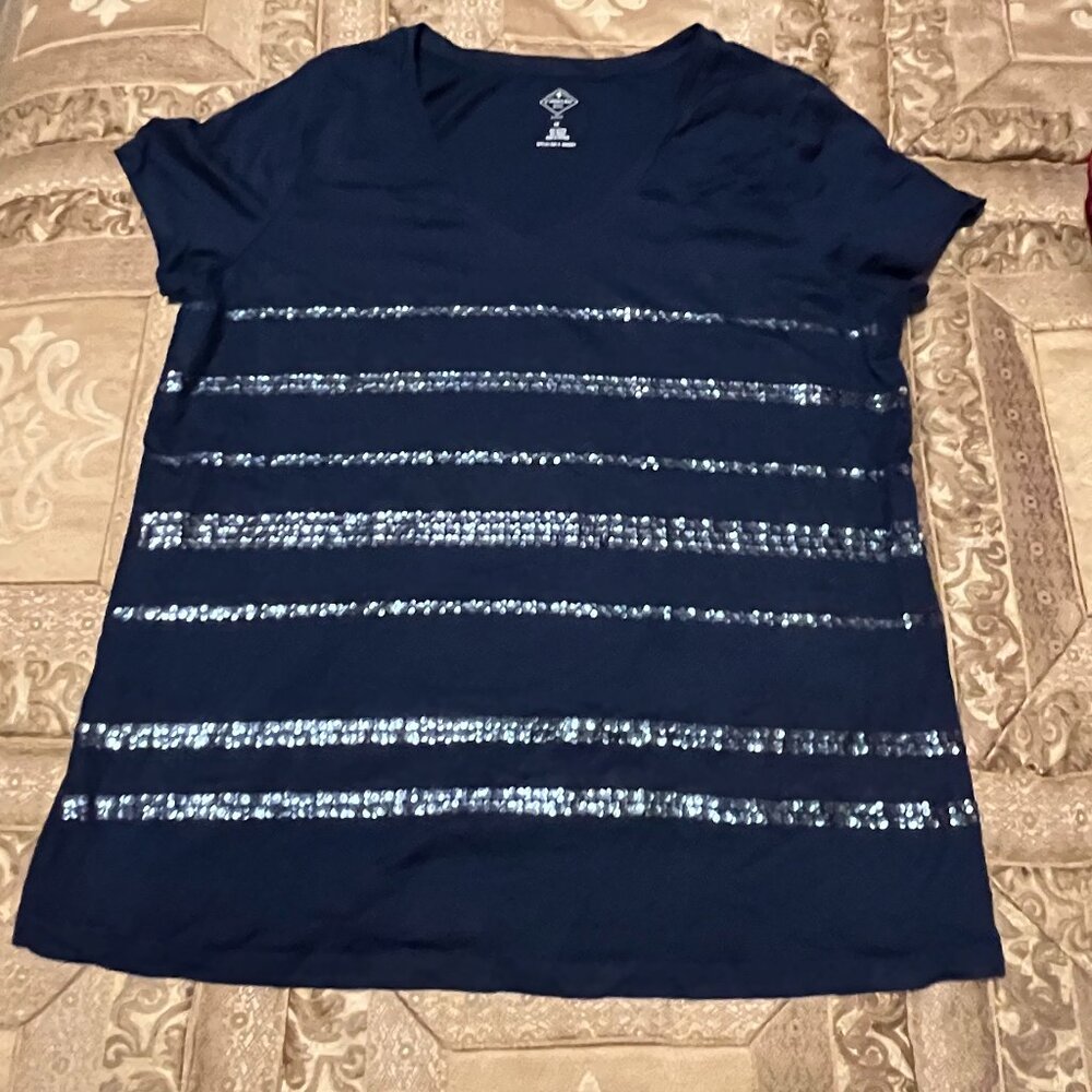 St. John's Bay Women's Size 1X Basic Sequin Navy Striped Cotton Blend V-Neck